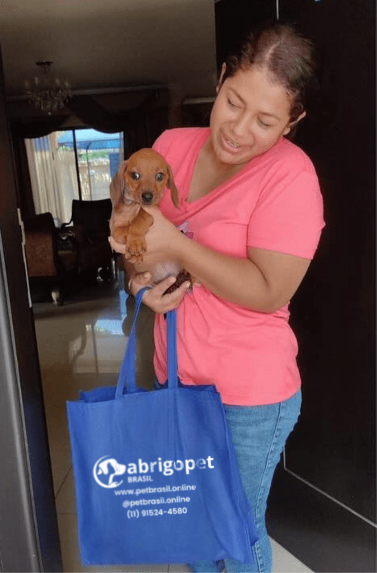 Valéria com seu novo salsicha!